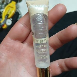 Clear Nourishing Lip Gloss